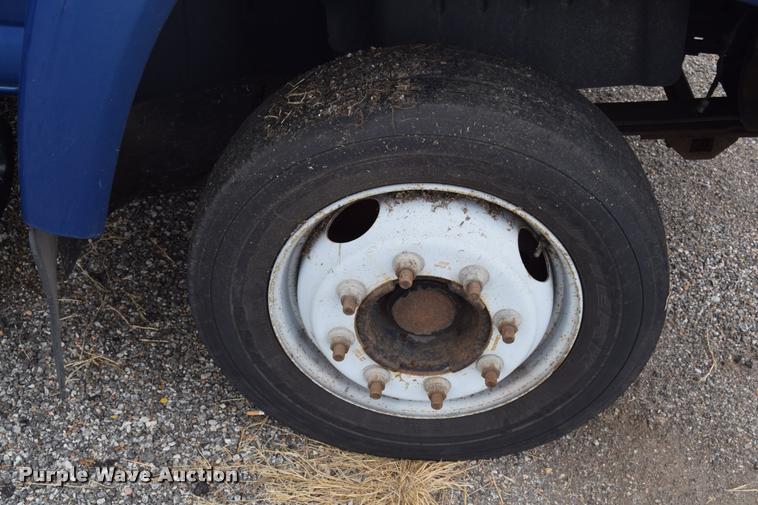 image for item L2521 2003 Chevrolet C4500 flatbed truck