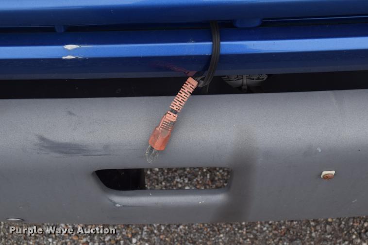 image for item L2521 2003 Chevrolet C4500 flatbed truck