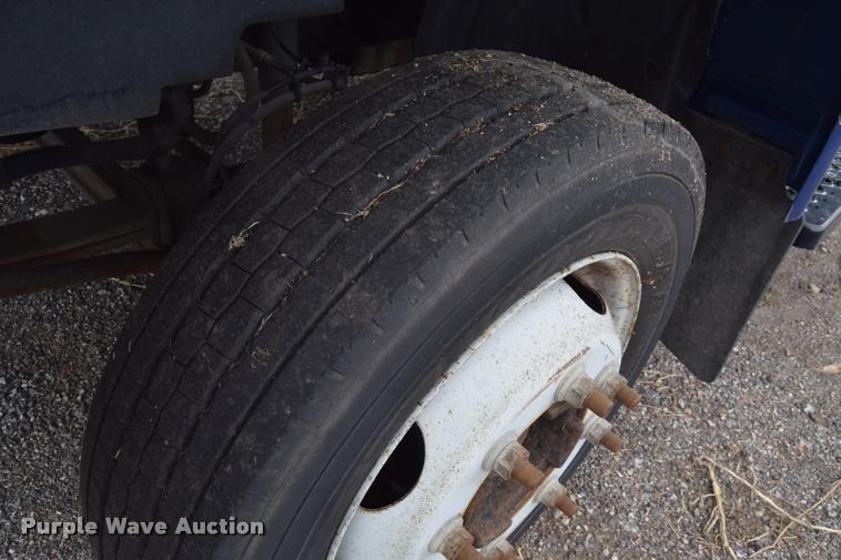 image for item L2521 2003 Chevrolet C4500 flatbed truck