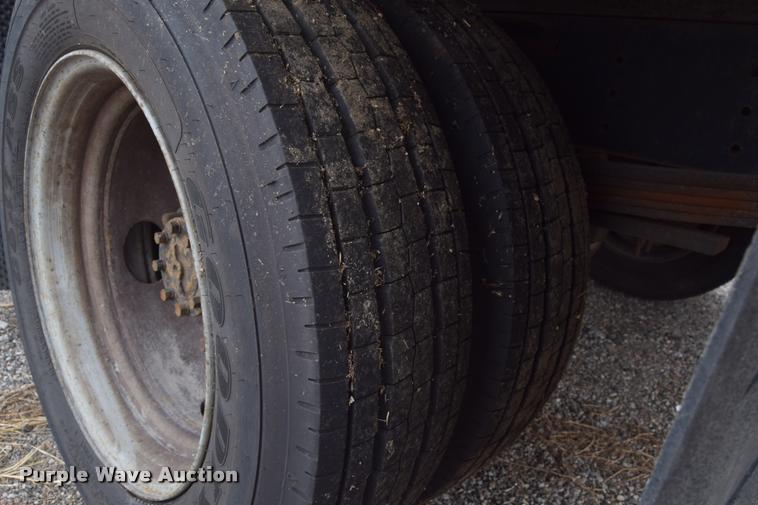 image for item L2521 2003 Chevrolet C4500 flatbed truck