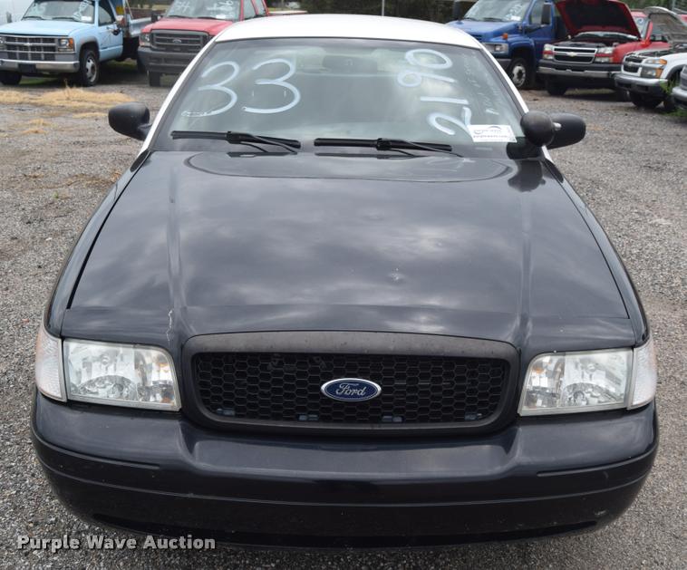 image for item L2522 2010 Ford Crown Victoria Police Interceptor