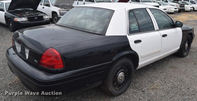image for item L2522 2010 Ford Crown Victoria Police Interceptor