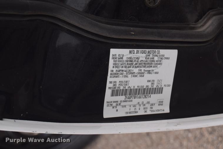 image for item L2522 2010 Ford Crown Victoria Police Interceptor