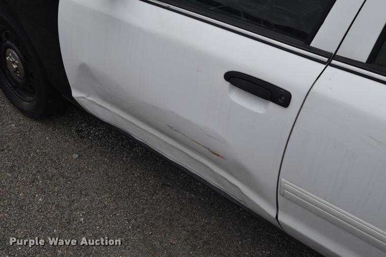 image for item L2522 2010 Ford Crown Victoria Police Interceptor