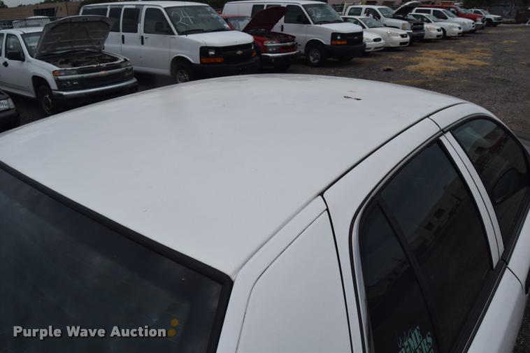 image for item L2522 2010 Ford Crown Victoria Police Interceptor