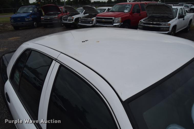 image for item L2522 2010 Ford Crown Victoria Police Interceptor