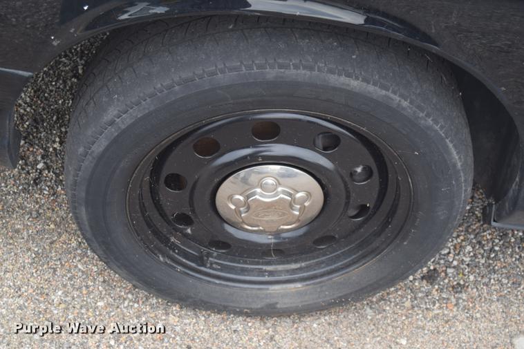 image for item L2522 2010 Ford Crown Victoria Police Interceptor