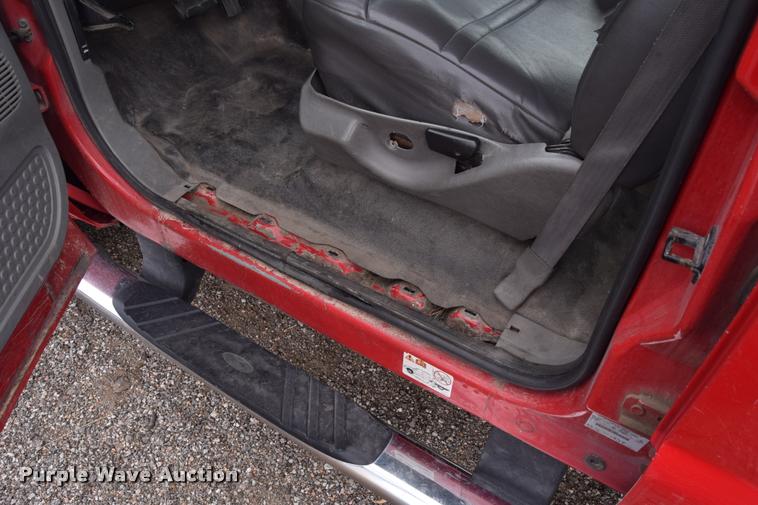 image for item L2523 2004 Ford F550 Super Duty XL Crew Cab utility truck