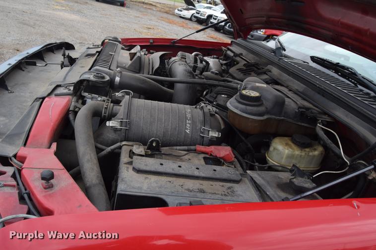 image for item L2523 2004 Ford F550 Super Duty XL Crew Cab utility truck