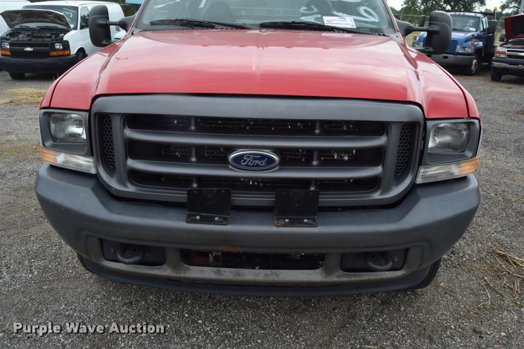image for item L2523 2004 Ford F550 Super Duty XL Crew Cab utility truck