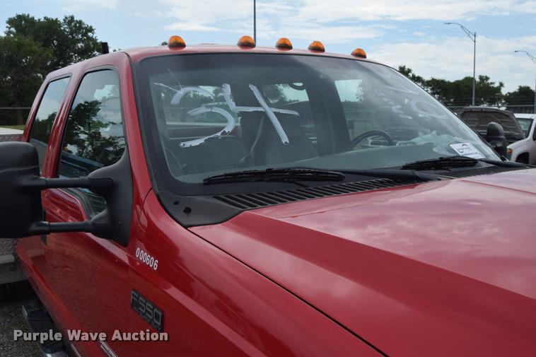 image for item L2523 2004 Ford F550 Super Duty XL Crew Cab utility truck