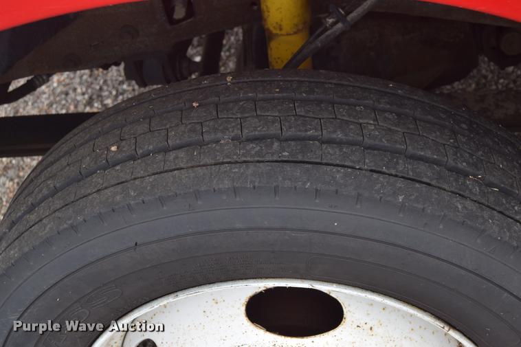 image for item L2523 2004 Ford F550 Super Duty XL Crew Cab utility truck