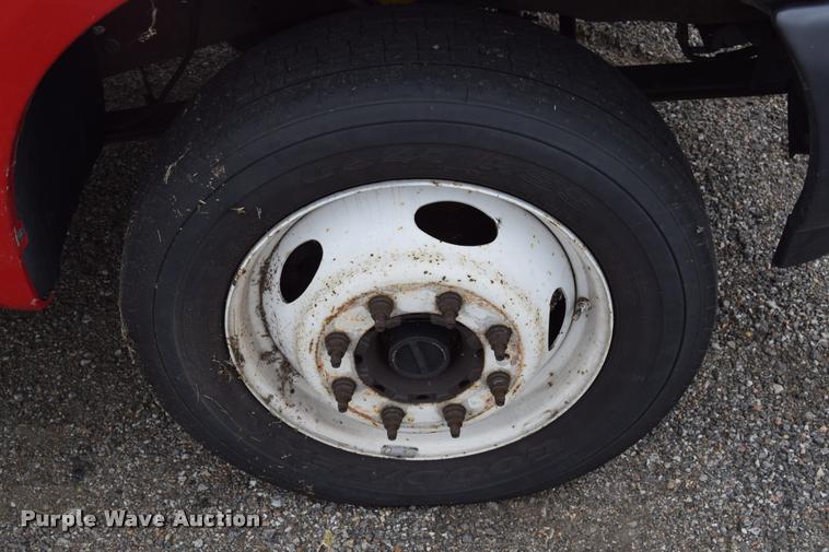 image for item L2523 2004 Ford F550 Super Duty XL Crew Cab utility truck