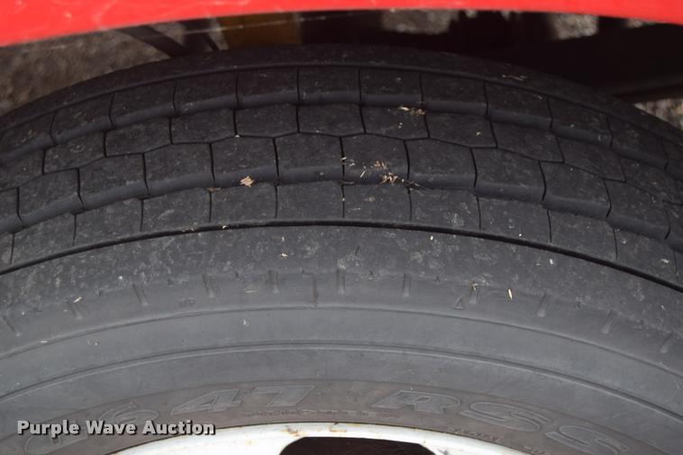 image for item L2523 2004 Ford F550 Super Duty XL Crew Cab utility truck