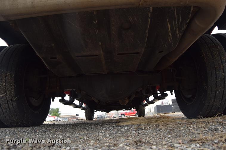 image for item L2523 2004 Ford F550 Super Duty XL Crew Cab utility truck