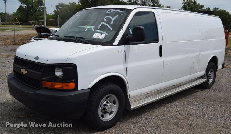image for item L2526 2008 Chevrolet Express 3500 Extended Cargo van