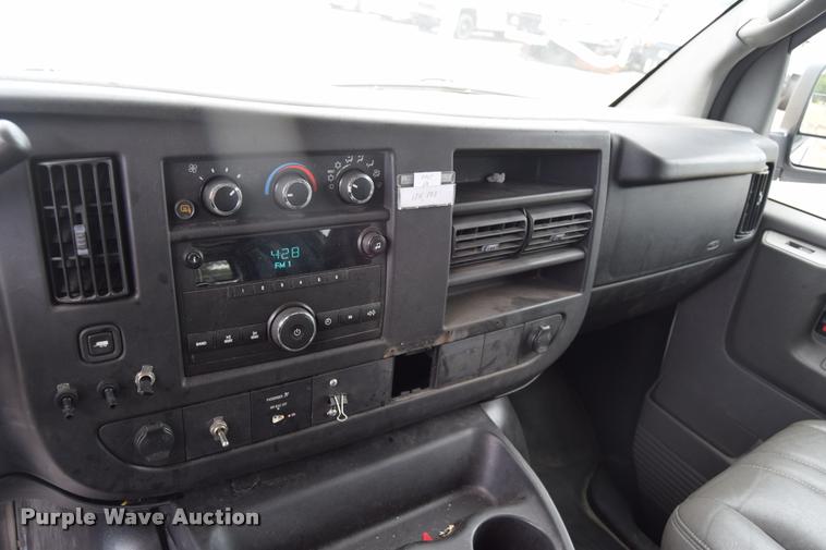 image for item L2526 2008 Chevrolet Express 3500 Extended Cargo van