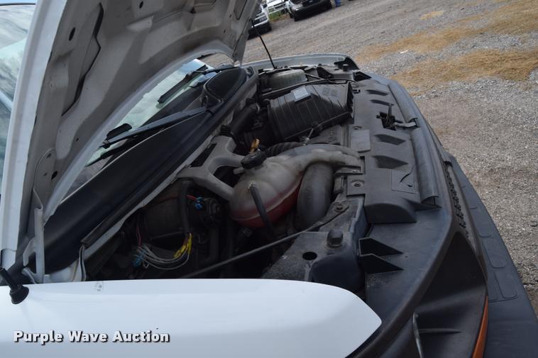 image for item L2526 2008 Chevrolet Express 3500 Extended Cargo van