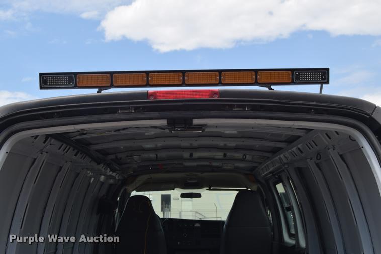 image for item L2526 2008 Chevrolet Express 3500 Extended Cargo van