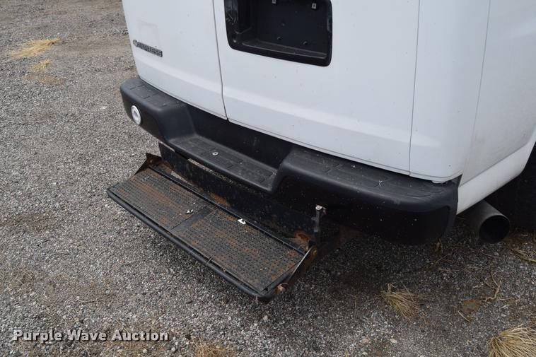 image for item L2526 2008 Chevrolet Express 3500 Extended Cargo van