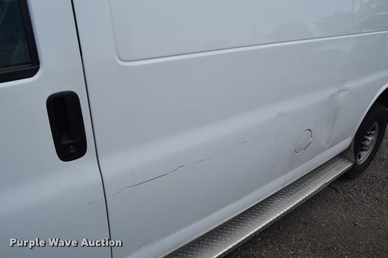 image for item L2526 2008 Chevrolet Express 3500 Extended Cargo van