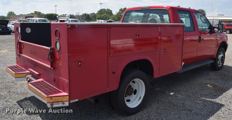 image for item L2527 2004 Ford F550 Super Duty XL Crew Cab utility truck
