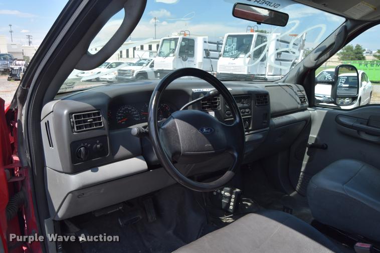 image for item L2527 2004 Ford F550 Super Duty XL Crew Cab utility truck