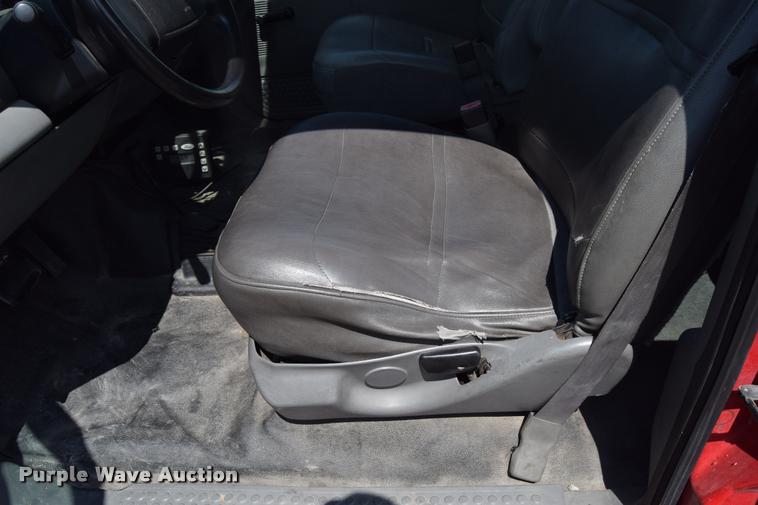 image for item L2527 2004 Ford F550 Super Duty XL Crew Cab utility truck