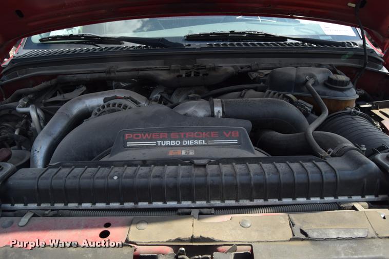 image for item L2527 2004 Ford F550 Super Duty XL Crew Cab utility truck