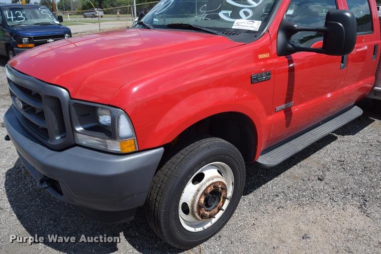 image for item L2527 2004 Ford F550 Super Duty XL Crew Cab utility truck