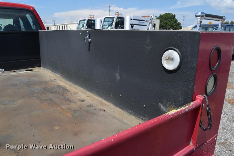 image for item L2527 2004 Ford F550 Super Duty XL Crew Cab utility truck