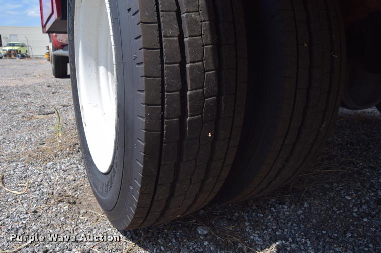 image for item L2527 2004 Ford F550 Super Duty XL Crew Cab utility truck