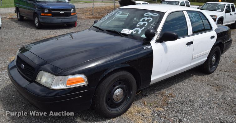 image for item L2528 2011 Ford Crown Victoria Police Interceptor
