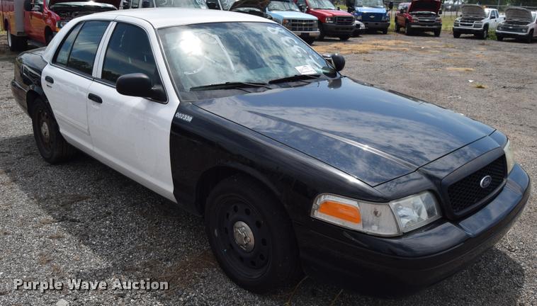 image for item L2528 2011 Ford Crown Victoria Police Interceptor
