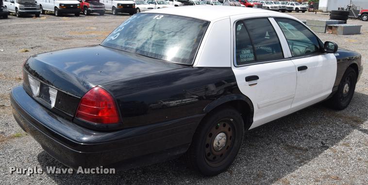 image for item L2528 2011 Ford Crown Victoria Police Interceptor