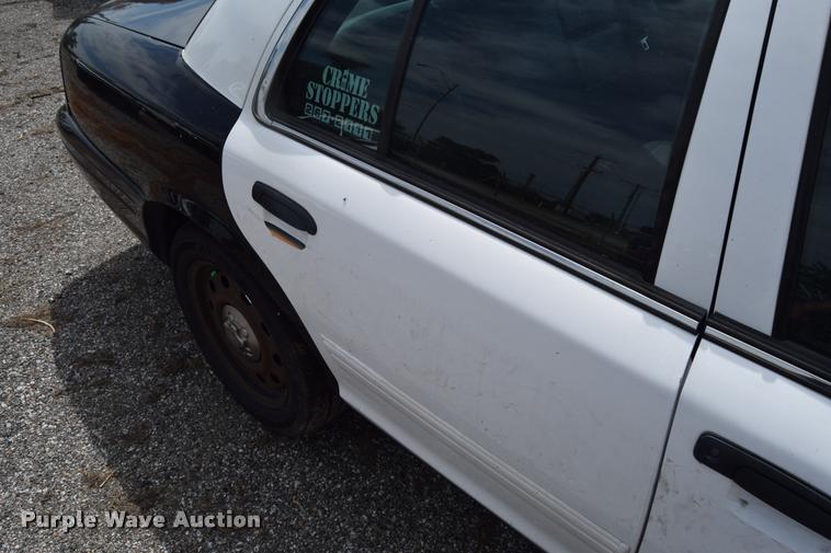 image for item L2528 2011 Ford Crown Victoria Police Interceptor