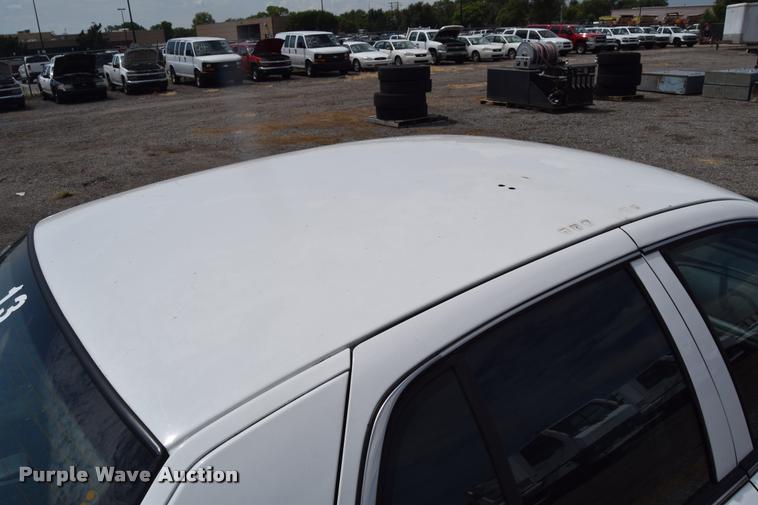 image for item L2528 2011 Ford Crown Victoria Police Interceptor