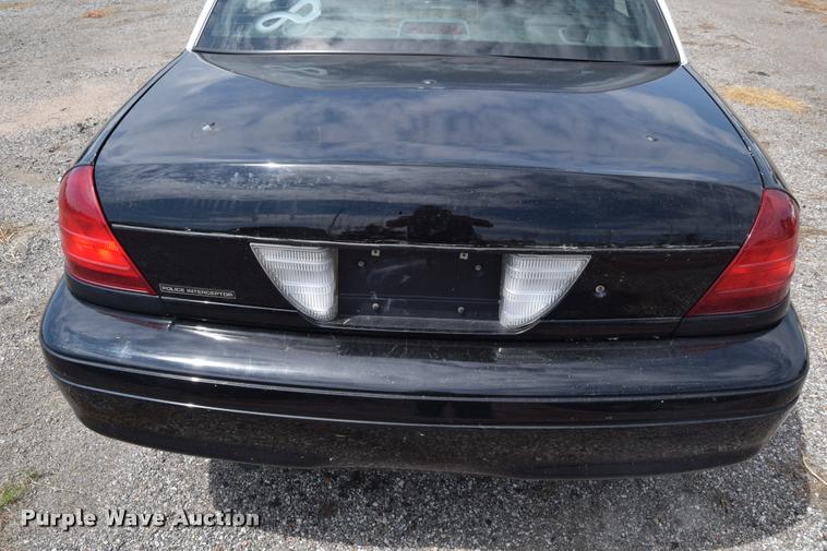 image for item L2528 2011 Ford Crown Victoria Police Interceptor