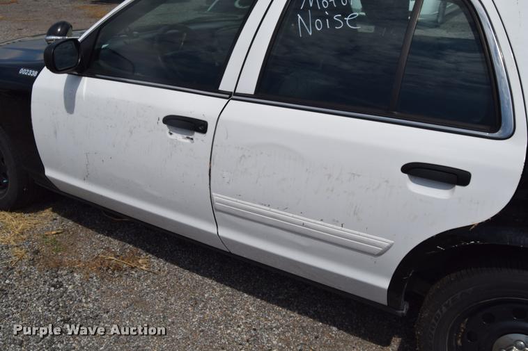 image for item L2528 2011 Ford Crown Victoria Police Interceptor