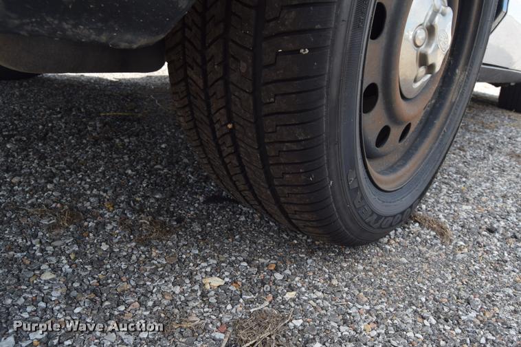 image for item L2528 2011 Ford Crown Victoria Police Interceptor