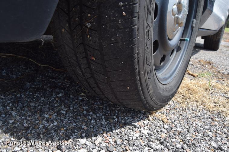 image for item L2528 2011 Ford Crown Victoria Police Interceptor