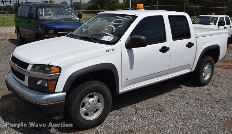 image for item L2529 2006 Chevrolet Colorado Crew Cab pickup truck