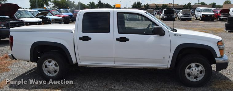 image for item L2529 2006 Chevrolet Colorado Crew Cab pickup truck