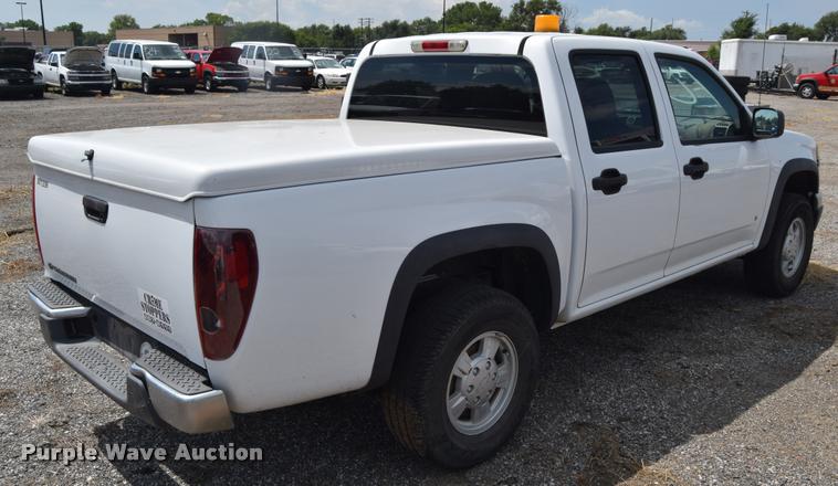 image for item L2529 2006 Chevrolet Colorado Crew Cab pickup truck