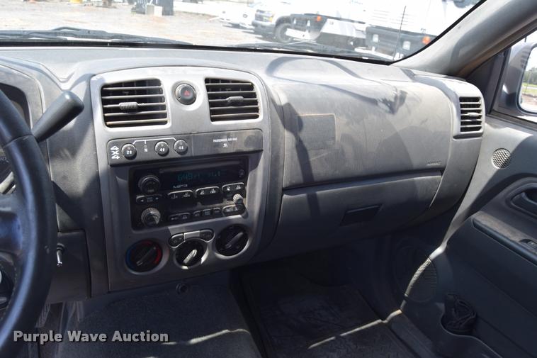 image for item L2529 2006 Chevrolet Colorado Crew Cab pickup truck