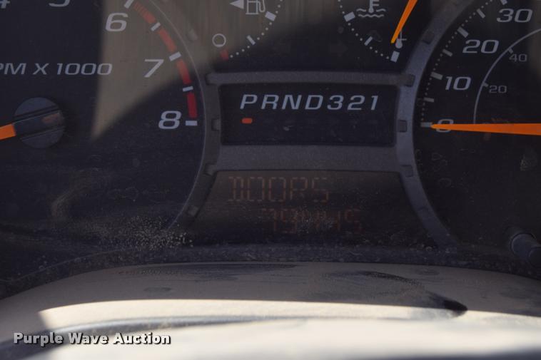 image for item L2529 2006 Chevrolet Colorado Crew Cab pickup truck