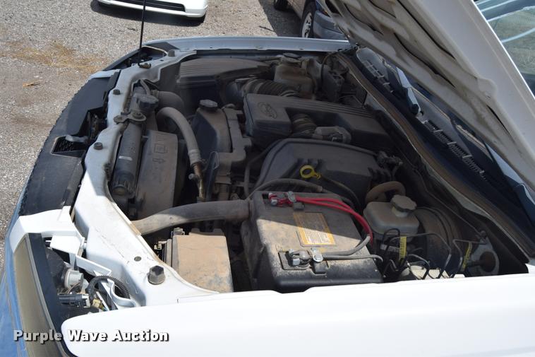 image for item L2529 2006 Chevrolet Colorado Crew Cab pickup truck