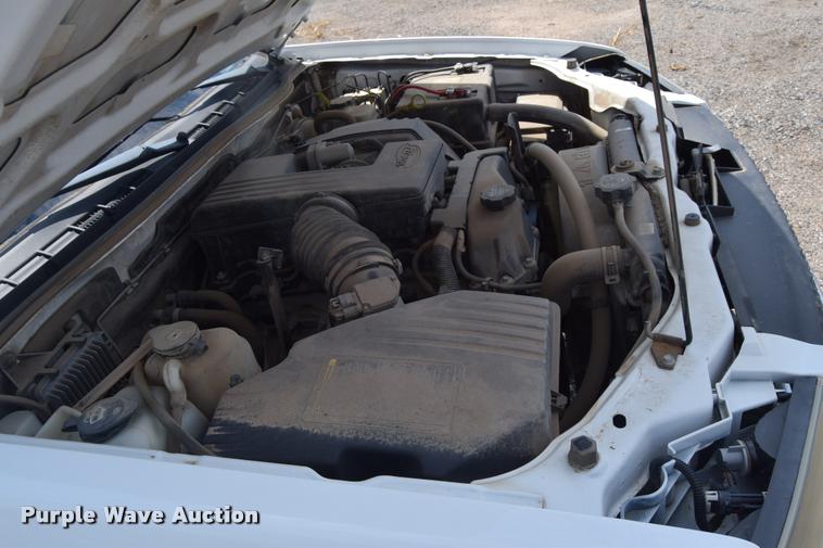 image for item L2529 2006 Chevrolet Colorado Crew Cab pickup truck