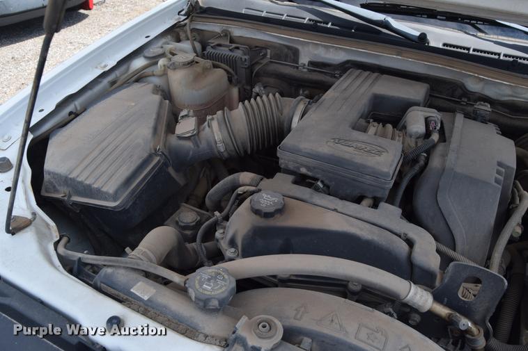 image for item L2529 2006 Chevrolet Colorado Crew Cab pickup truck