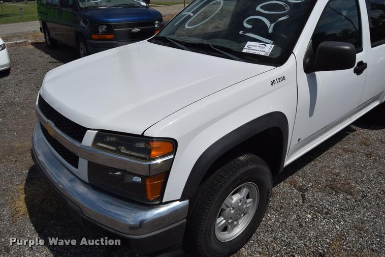 image for item L2529 2006 Chevrolet Colorado Crew Cab pickup truck